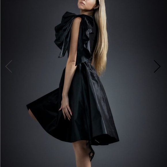 Plus - V-Neck Stretch Taffeta Dress with A-Line Skirt and Tie Waist Detail main image 1